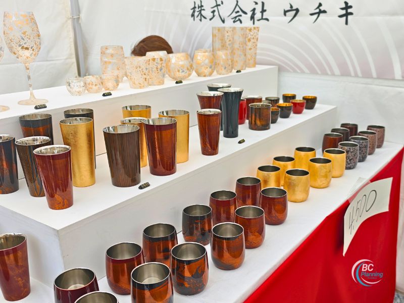 ウチキのステンレスと漆を融合したグラス「漆磨(シーマ)」のシリーズ