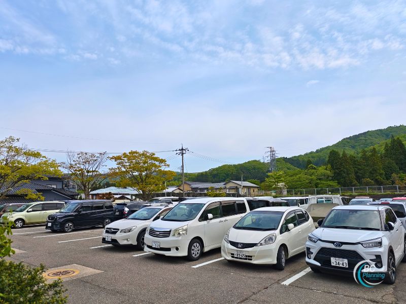 山中健民体育館の駐車場は停めやすく多少の余裕もありました